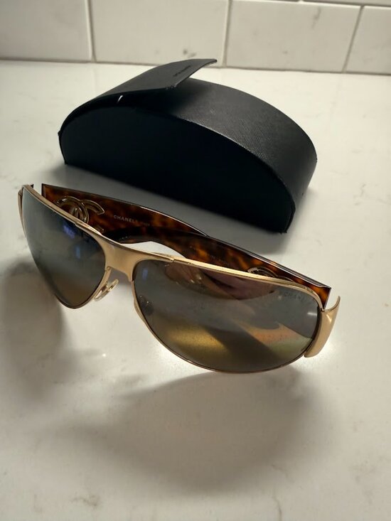 CHANEL Sunglasses Gold Frame CC Logo Wrap Aviator Sunglasses main image 5